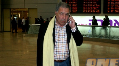 שמעון מזרחי. &qout; (קובי אליהו)