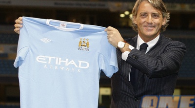 מאנצ´יני עם המדים החדשים. לא מוצדק (רויטרס)