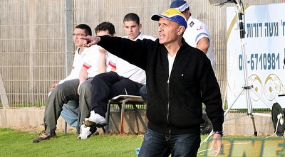 אורי מלמיליאן. מחכים לתשובה ממנו (אלעד ירקון) אורי מלמיליאן. מחכים לתשובה ממנו (אלעד ירקון)