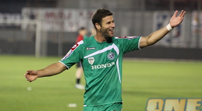 דקל קינן. הולווי מצפה ממנו להעיף בתיקול שלוש שורות מהיציע (עמית מצפה)