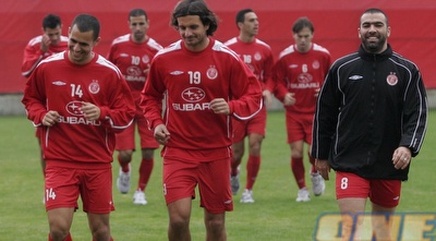 בלילי עם ורמוט ובן-דיין באימון. בקרב חברים לקבוצה? (אמיר לוי)