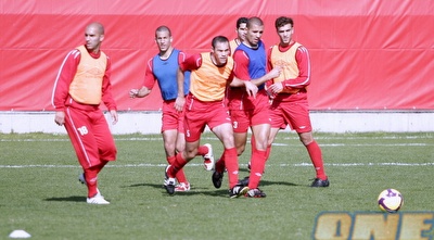 הפועל מתכוננת לבית&qout;ר (רועי גלדסטון) הפועל מתכוננת לבית&qout;ר (רועי גלדסטון)