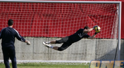 ניל אברבנל. אחריות רבה על הכתפיים (רועי גלדסטון) ניל אברבנל. אחריות רבה על הכתפיים (רועי גלדסטון)