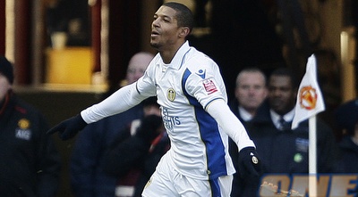 בקפורד חוגג את השער שלו נגד היונייטד (רויטרס) בקפורד חוגג את השער שלו נגד היונייטד (רויטרס)