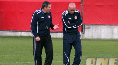 אלי גוטמן ויוסי אבוקסיס. מחפשים חיזוק להתקפה (רועי גלדסטון) אלי גוטמן ויוסי אבוקסיס. מחפשים חיזוק להתקפה (רועי גלדסטון)