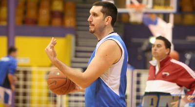 עמית תמיר באימון הפועל חולון (קובי אליהו) עמית תמיר באימון הפועל חולון (קובי אליהו)