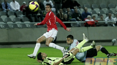 ללה מכניע את אריאל הרוש (אמיר לוי)