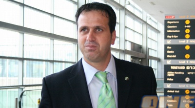 רוני לוי בנתב&qout;ג. המריא לבוקרשט