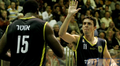 גיא קנטור ואדריאן אוטר (אמיר לוי)