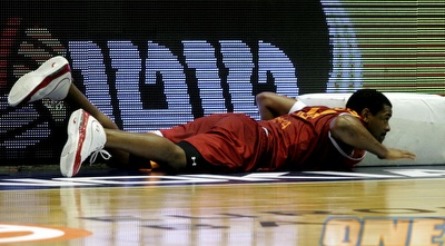 מינרד על הפרקט (אמיר לוי)