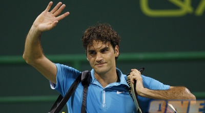 רוג´ר פדרר נפרד מהקהל בסיום ההפסד לדווידנקו (רויטרס)