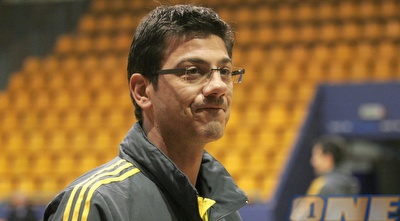 מאמן אריס, פוטסיס קאציקאריס (דרור עינב)