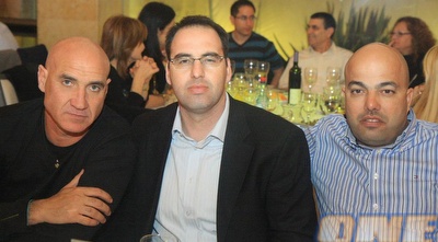 גיל לב , קובי בלדב (מיכה בננו)