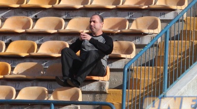 אייל לחמן ביציע בקרית אליעזר (עמית מצפה) אייל לחמן ביציע בקרית אליעזר (עמית מצפה)