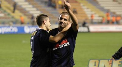 אסי משיח מרוצה (גיא בן זיו)