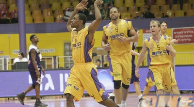 שחקני חולון (דרור עינב)