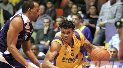 יותר מדי זרים על הפרקט (דרור עינב)