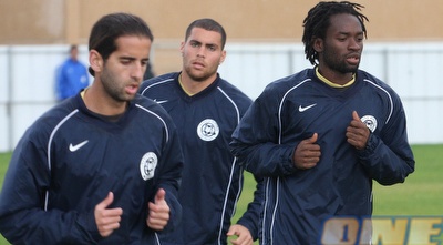 שחקני עכו באימון (עמית מצפה)