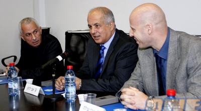 שילה לוזון וחלובה. מקווים שעד המשחק הבא יהיה מאמן לנבחרת (אמיר לוי)