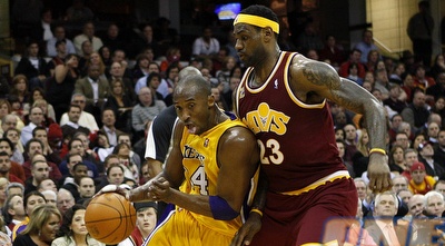 לברון ג´יימס וקובי בראיינט (רויטרס) לברון ג´יימס וקובי בראיינט (רויטרס)