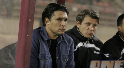 גיא עזורי עם טלסניקוב (שי לוי)