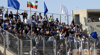 אוהדי קביליו יפו. מתכוונים לעודד מחוץ לכותלי האצטדיון  (אלעד ירקון)