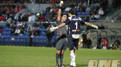 מאיר לוי שולף לליפשיץ צהוב (רועי גלדסטון) מאיר לוי שולף לליפשיץ צהוב (רועי גלדסטון)