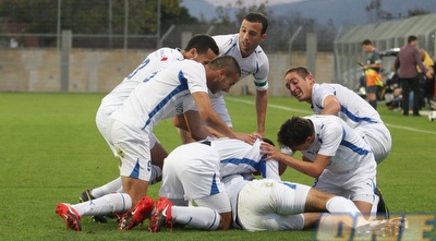 שחקני קרית שמונה חוגגים עם וויהאם עמאשה (עמית מצפה) שחקני קרית שמונה חוגגים עם וויהאם עמאשה (עמית מצפה)