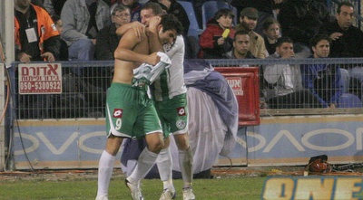 דבלאשווילי ועותמאן חוגגים באורווה. השחקן היעיל בליגה (דרור עינב)