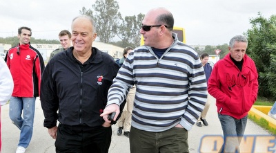 רענן כץ ואוחיון במהלך הסיור. (אלעד ירקון) רענן כץ ואוחיון במהלך הסיור. (אלעד ירקון)