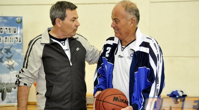 עידו נחושתן ורענן כץ בבסיס חיל האוויר (אלעד ירקון) עידו נחושתן ורענן כץ בבסיס חיל האוויר (אלעד ירקון)