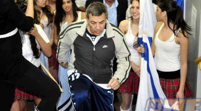 עידו נחושתן יוצא לפרקט למשחק מול גלבוע/גליל (אלעד ירקון) עידו נחושתן יוצא לפרקט למשחק מול גלבוע/גליל (אלעד ירקון)