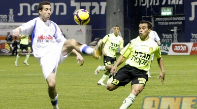 פאבריציו קראבל מול סנסוני (אמיר לוי) פאבריציו קראבל מול סנסוני (אמיר לוי)