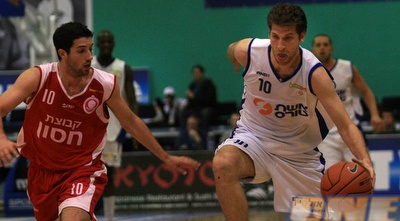 יצחקי  (רועי גלדסטון)