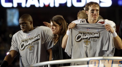 בוש ובריס חוגגים את האליפות (רויטרס) בוש ובריס חוגגים את האליפות (רויטרס)