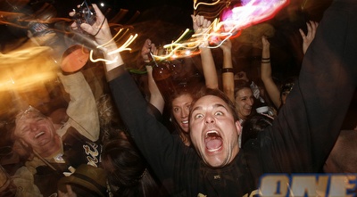 חגיגות בבורבן סטריט, סוף סוף קצת נחת לתושבי ניו אורלינס (רויטרס) חגיגות בבורבן סטריט, סוף סוף קצת נחת לתושבי ניו אורלינס (רויטרס)