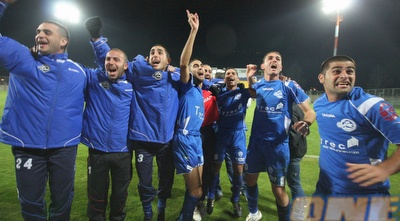 שחקני קביליו יפו חוגגים. שמרה על הקסם של המפעל (דרור עינב)