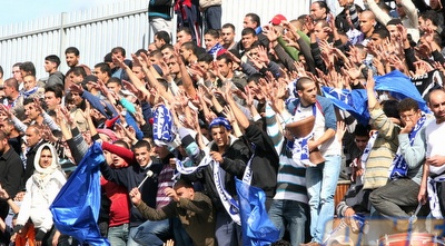 האוהדים ביציעי אום אל פאחם (קובי אליהו)