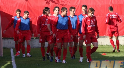 השחקנים באימון (רועי גלדסטון)