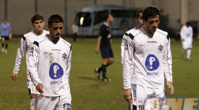 שחקני נצרת יורדים מהמגרש. קיבלו סטירת לחי (שי לוי)