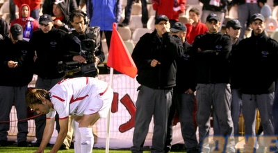 שוטרים על כר הדשא.  (קובי אליהו)