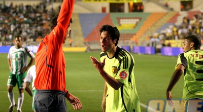 קינן שולף צהוב לדנין על התחזות, עידן טל כועס (קובי אליהו)