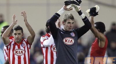 שחקני אתלטיקו מדריד חוגגים. הנחילו הפסד בכורה לברצלונה העונה (רויטרס)