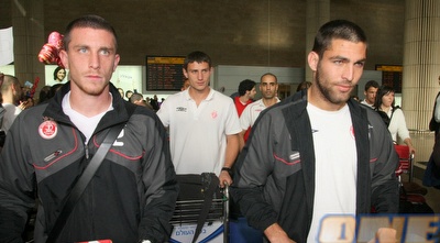 איתי שכטר בנתב&qout;ג. ימריא כאזרח רומני לבריטניה? (דרור עינב)