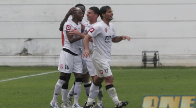 שחקני אשקלון חוגגים. יצליחו להעפיל לליגת העל? (שי לוי) שחקני אשקלון חוגגים. יצליחו להעפיל לליגת העל? (שי לוי)