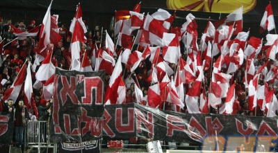 אוהדי הפועל תל אביב. יגיעו בהמוניהם למשחק הגביע מול בית&qout;ר (אמיר לוי)