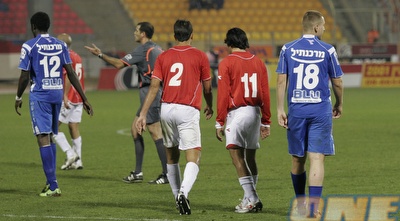 שחקני ב&qout;ש מאוכזבים. התנהגות האוהדים לא מועילה למצב (אלעד ירקון) שחקני ב&qout;ש מאוכזבים. התנהגות האוהדים לא מועילה למצב (אלעד ירקון)