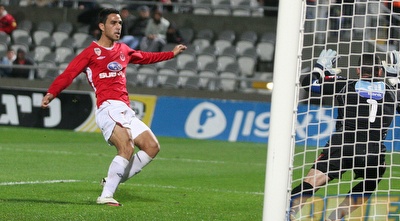 ערן זהבי מכניע את מאיר כהן (קובי אליהו)