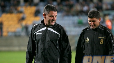 ג´ון גרגורי ונג´ואן גרייב. עדיין לא שולמו המשכורות (קובי אליהו) ג´ון גרגורי ונג´ואן גרייב. עדיין לא שולמו המשכורות (קובי אליהו)