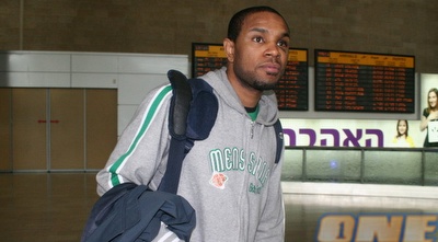 מקנטייר נוחת היום בישראל (קובי אליהו)